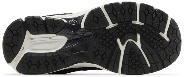 New Balance 2002r Black Phantom