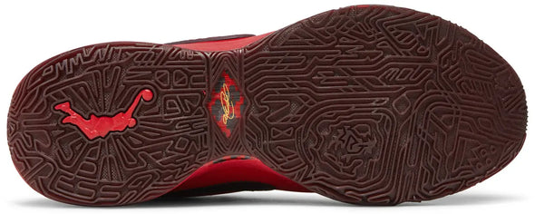 Liverpool F.C. x LeBron 20 EP