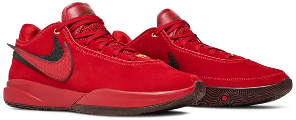 Liverpool F.C. x LeBron 20 EP