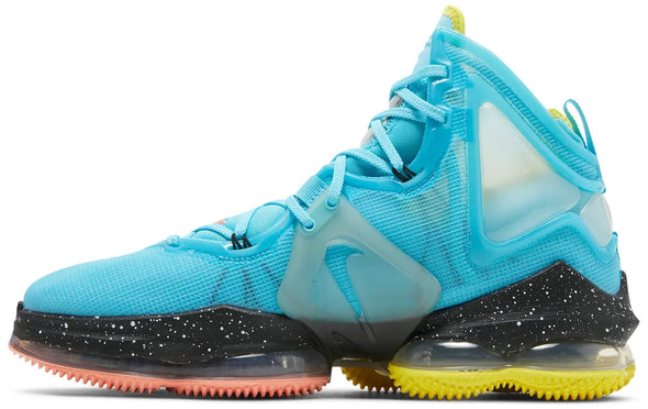 LeBron 19 'Christmas'