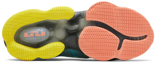 LeBron 19 'Christmas'